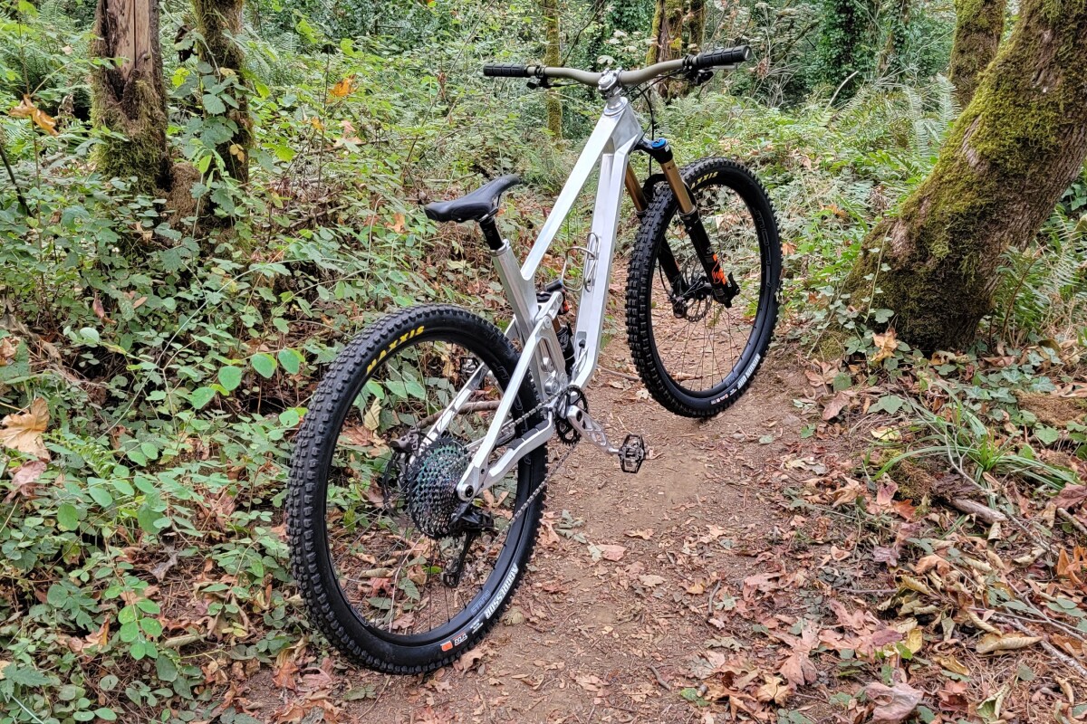 Sweet looking Psalm 150 MTB frame is made of machined aluminum